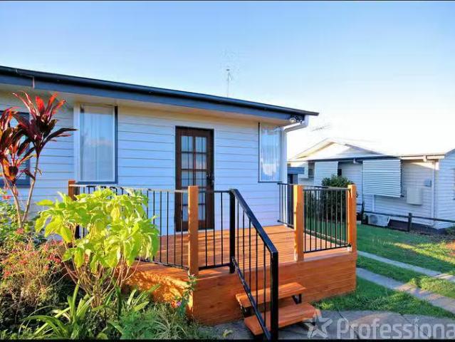 Just in! 4 Robertson Road, Eastern Heights, QLD 4305