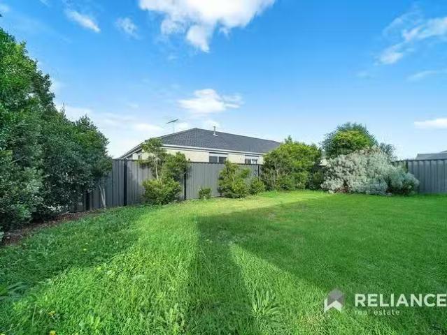 Just in! 4 Sumac Close, Point Cook, VIC 3030