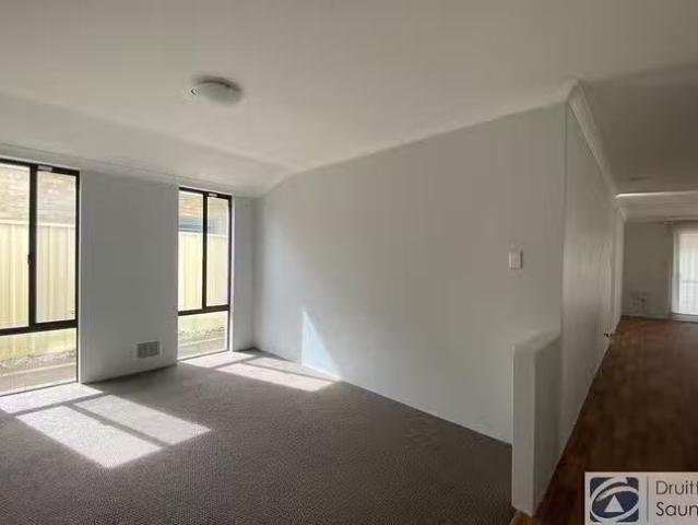 Rental! 4A Roberts Road, Carlisle, WA 6101