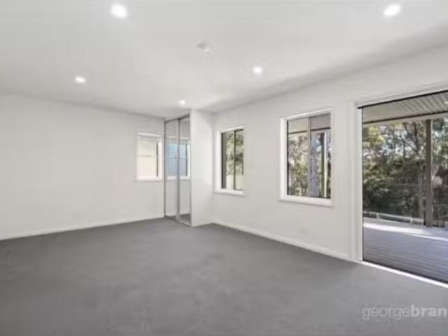 Just in! 4A Table Top Road, North Avoca Apartment for rent Li.