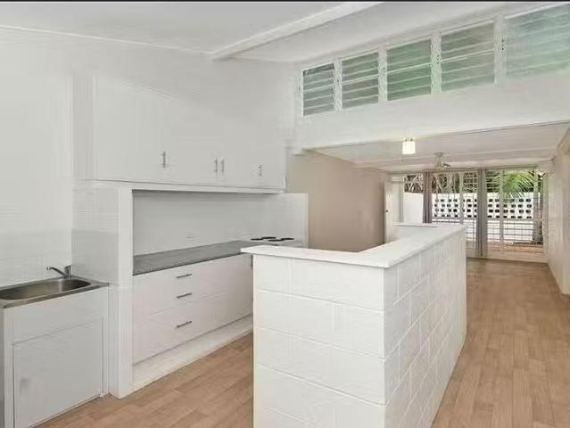 Deal! 5/165 Harold Street, West End, QLD 4810