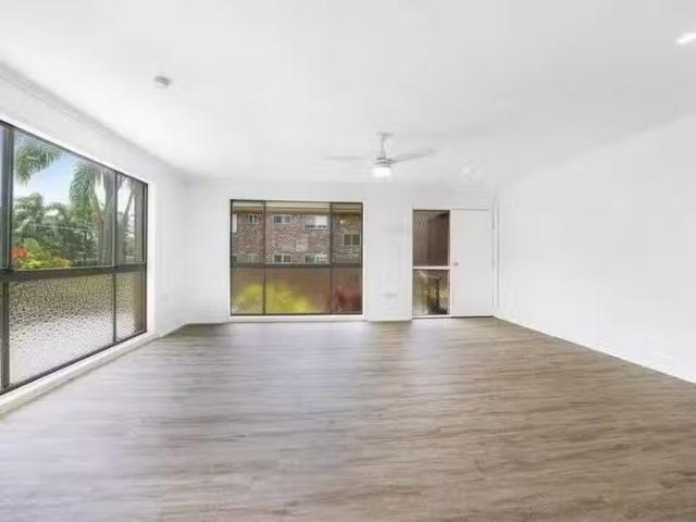 Cozy 5/17 Huth Street, Labrador, QLD 4215