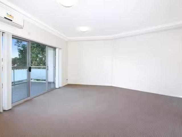 Unique 51/8 18 Briens Road, Northmead NSW 2152