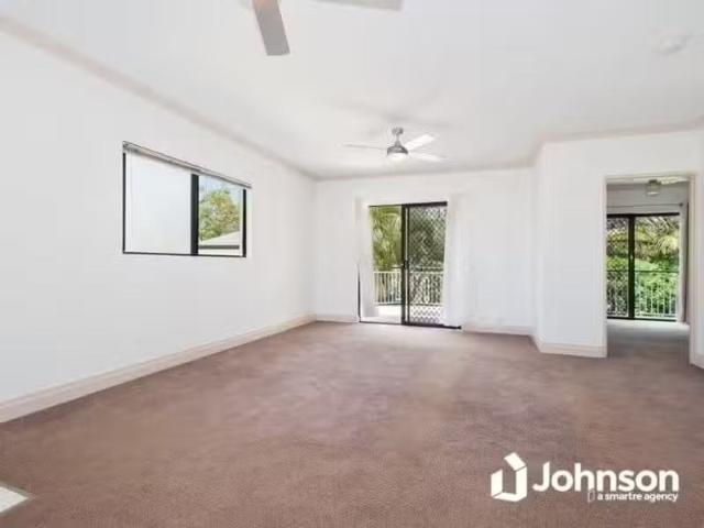 Just in! 5/110 Pashen Street, Morningside Apartment for rent.