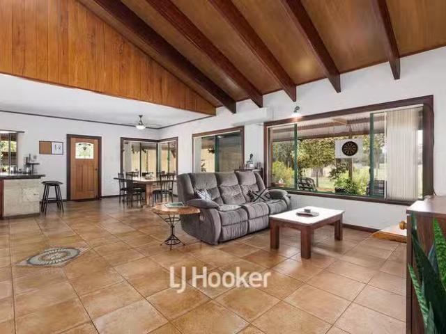 Cozy 51 birdram Road, Allanson, WA 6225