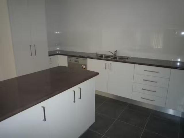 Charming 5/209 Hill Street, ORANGE House for rent Listed by P.