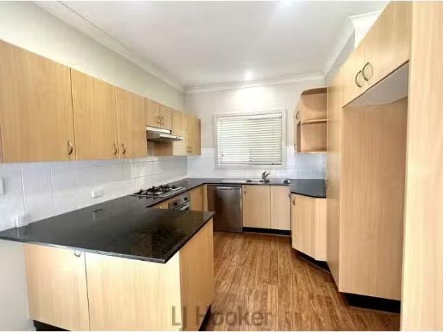 Unique 5/213 Excelsior Parade, Toronto Townhouse for rent Lis.