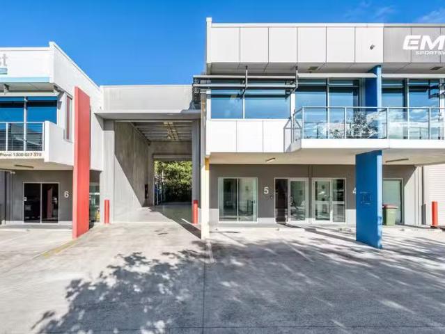 Unique 5/21 Flinders Parade, North Lakes, QLD 4509 Industria.