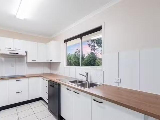 Deal! 52 Bray Road, Lawnton, QLD 4501