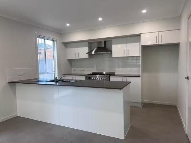 Rental! 52 Sainsbury Road, CATHERINE FIELD House for rent Lis.