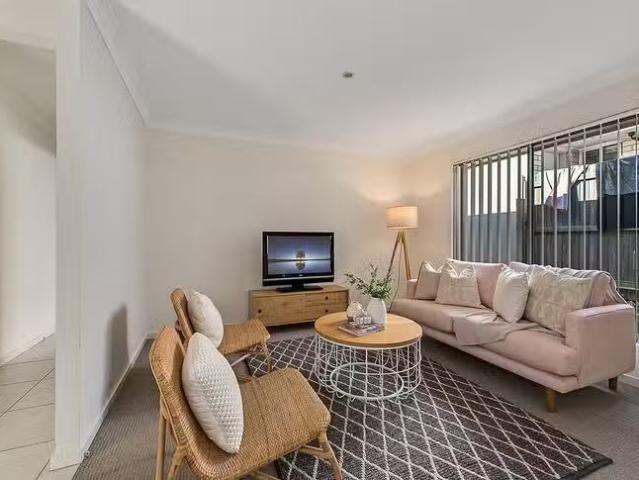 Cheap 52 Stirling Circuit, Redbank Plains, QLD 4301