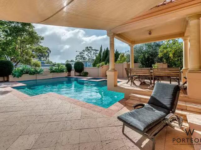 Cozy 52 Philip Road, Dalkeith, WA 6009