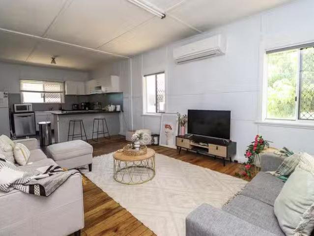 Nice 52 Urquhart Street, Soldiers Hill, QLD 4825