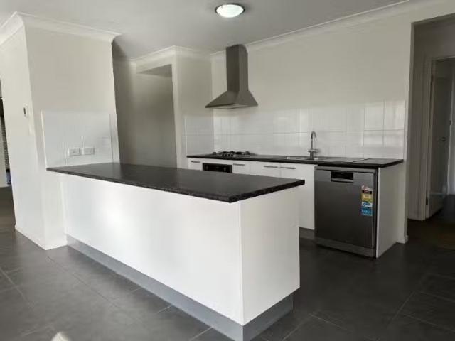 Unique 53 Molloy Drive, ORANGE House for rent Listed by Alish.