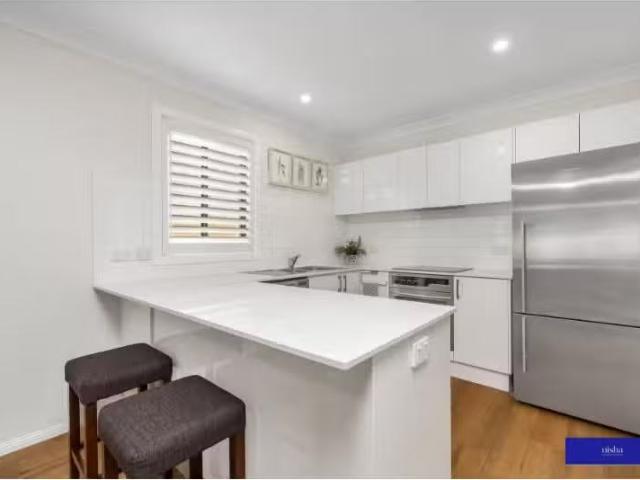 For Rent! 5/43 Berkeley Street, SPEERS POINT Townhouse for ren.