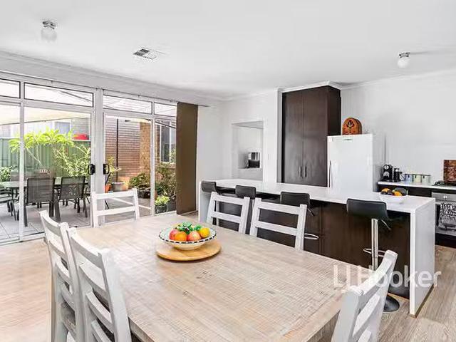 Cozy 54 Shoalhaven Circuit, Mawson Lakes, SA 5095