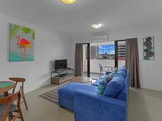 Just in! 54a/747 Main Street, KANGAROO POINT, QLD 4169 Apart.