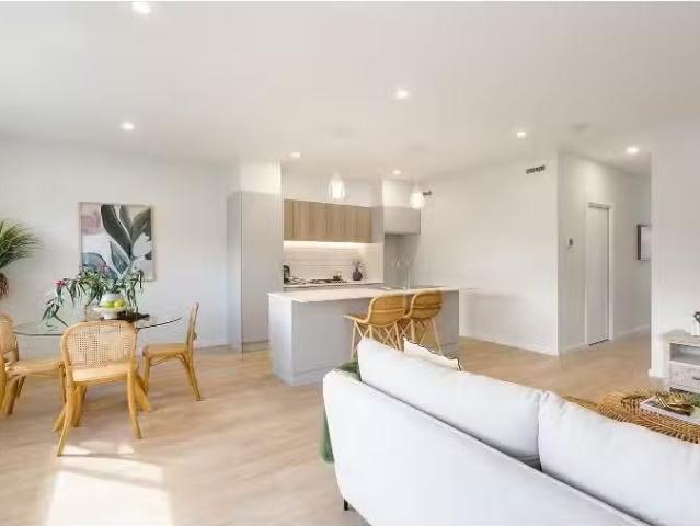 Cheap 5/51 Hill St, Wallsend Apartment for rent Listed by Bri.
