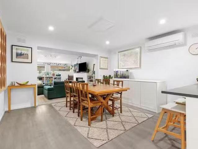 Charming 55 Moruya Drive, Grovedale, VIC 3216