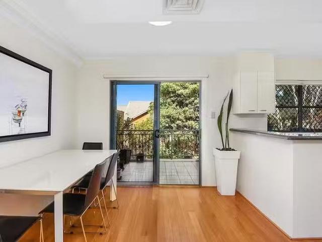Cozy 55 Palmer Street, Balmain, NSW 2041
