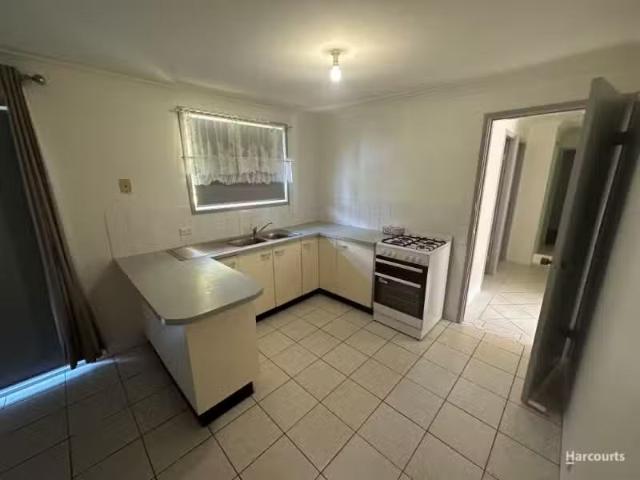 Nice 56 Clennam Avenue, AMBARVALE House for rent Listed by Ca.