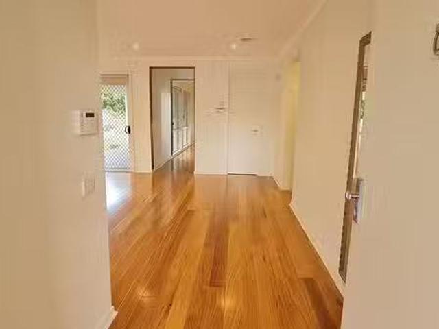 Cozy 57 Signature Boulevard, Point Cook, VIC 3030