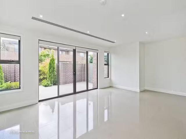 Nice 5/80 Newdegate Street, Deakin, ACT 2600
