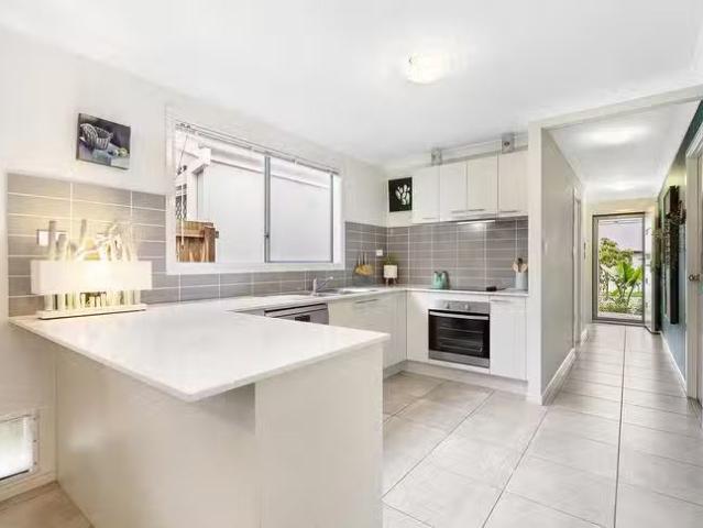 Rental! 58 Logging Crescent, Spring Mountain, QLD 4300