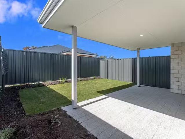 Cozy 58A Sharperton Meander, Dudley Park, WA 6210