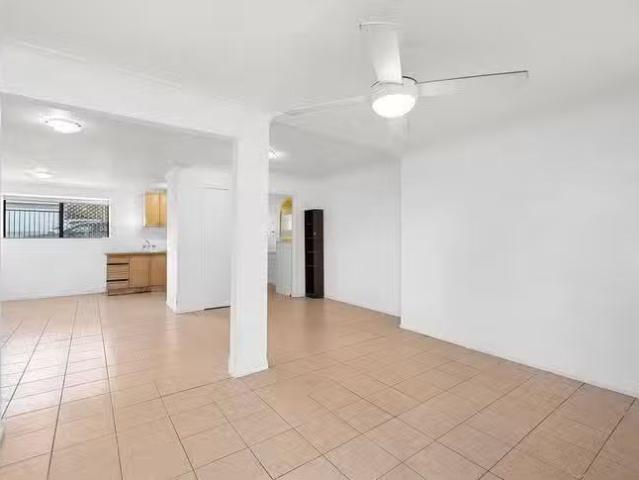 Rental! 5/9 Clayton Street, Labrador, QLD 4215