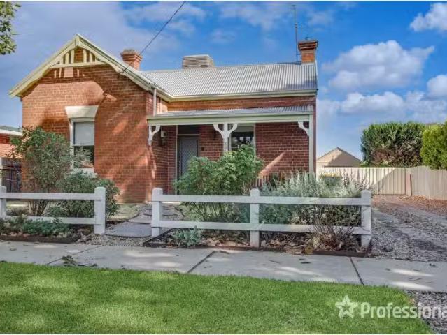 Nice 59 Crampton Street, Wagga Wagga House for rent Listed by.