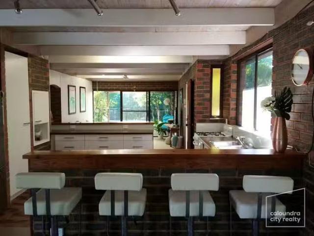 Cheap 5 Theodore Court, Moffat Beach, QLD 4551
