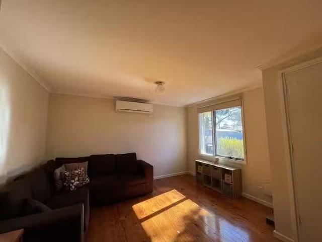 Charming 5 Wickstein Close, Port Augusta West, SA 5700