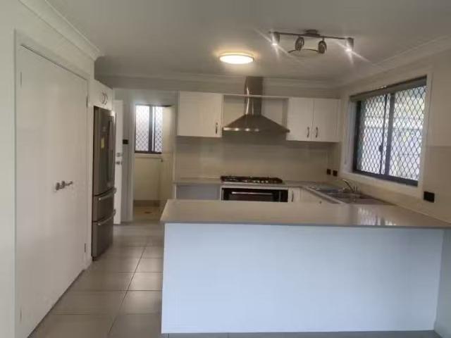 Cozy 5 Barida Way, VILLAWOOD House for rent Listed by Sarah C.
