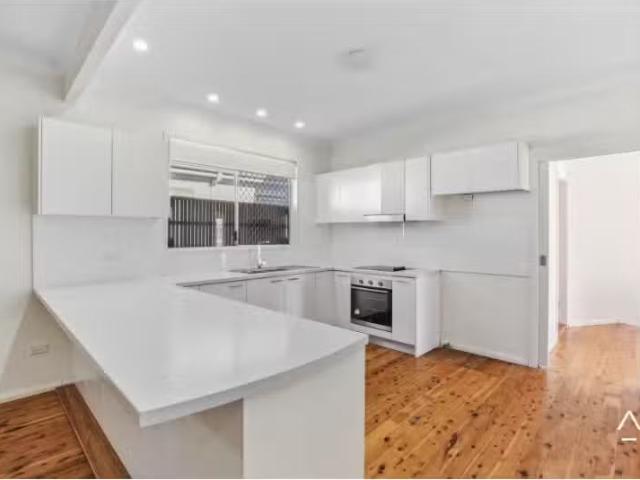 Rental! 5 BR 40 Ashby Avenue, YAGOONA Property for rent Liste.