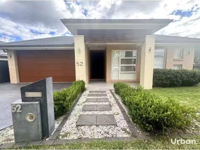 Nice 5 BR 52 Plumegrass Avenue, Denham Court House for rent L.
