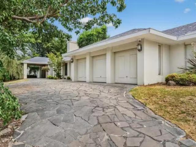Cheap 5 BR 6 Margaret Court, Warrandyte VIC 3113 House Auction