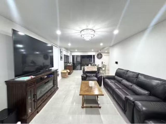 Cozy 5 BR 76 Megalong Street, The Ponds House for rent Listed.