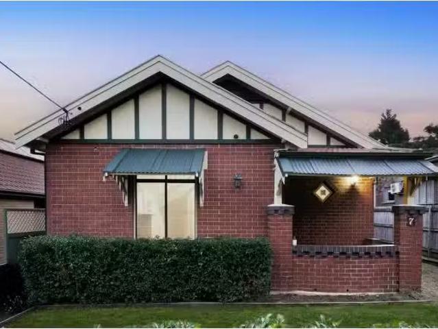 Nice 5 BR 7 Manning Avenue, Strathfield South House for rent.