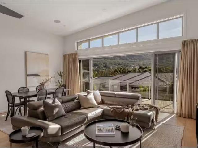 New 5 BR 8 Air Ave, Bulli House for rent Listed by Jade O'byr.