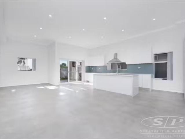 Rental! 5 BR 108A Hill Road, Lurnea House for rent Listed by.