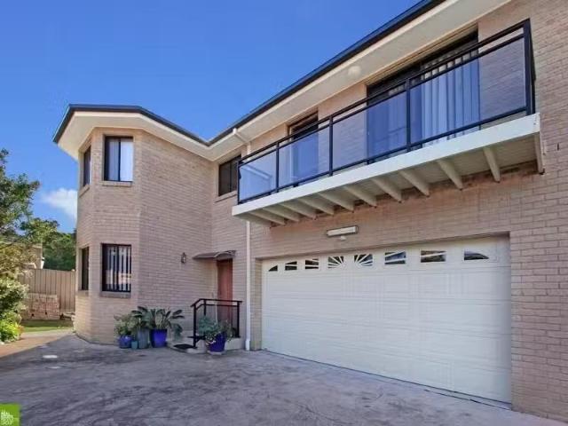 Unique 5 BR 10B Arkell Drive, Figtree Townhouse for rent List.