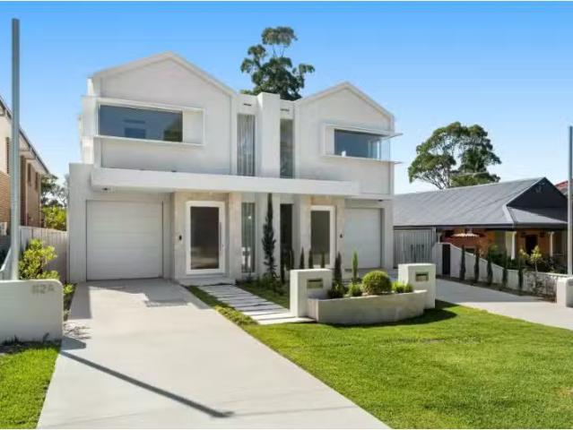 Rental! 5 BR 112a Manchester Road, Gymea Townhouse for rent L.