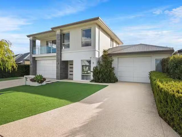 Deal! 5 BR 11 Modem Street, Southern River, WA 6110