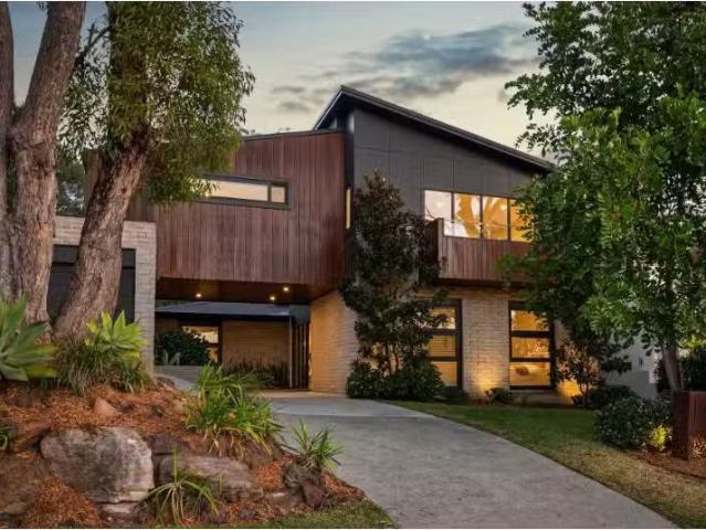 Just in! 5 BR 19 Moons Avenue, Lugarno House for rent Listed.