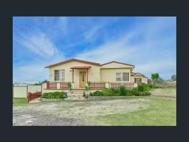 Cozy 5 BR 219 Dwyer Road, Leppington Property for rent Listed.