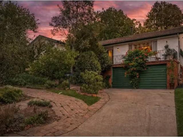 Unique 5 BR 24 Mc Cormack Street, Curtin House for rent Liste.