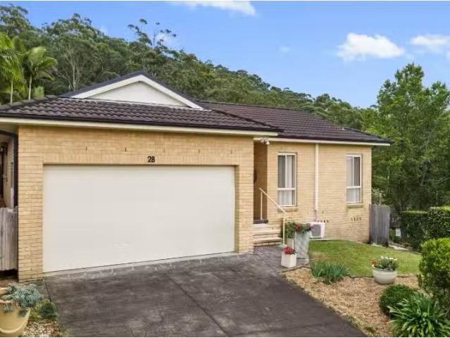 Cheap 5 BR 28 Strand Avenue, Narara House for rent Listed by.