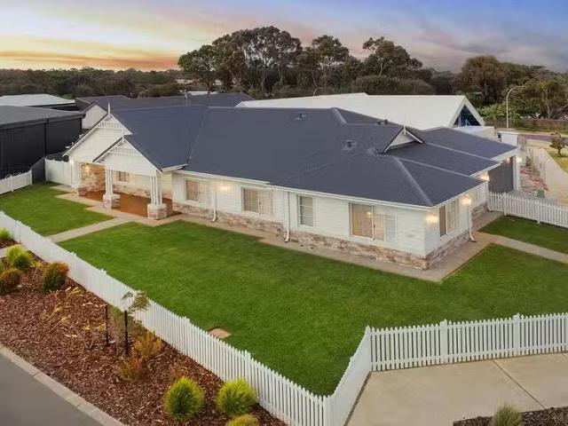 Charming 5 BR 2 Dodd Close, Dunsborough, WA 6281