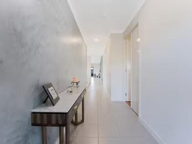 Rental! 5 Crenshaw Street, North Lakes, QLD 4509